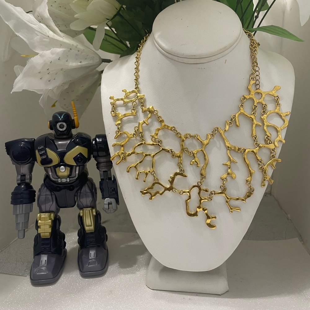 Family Statement SHIVE Necklace  2025 - Picture 3 of 12